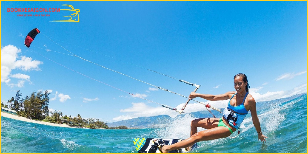 Lướt ván diều (Kitesurfing) tại Mũi Né