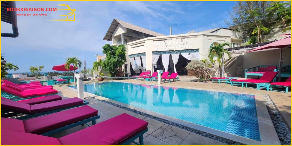 MUI NE Hills Backpackers - view biển và đồi cát