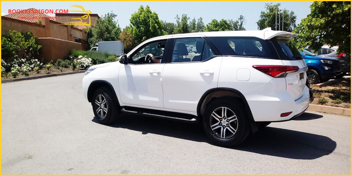 Thuê xe có tài xế - tổng chi phí dễ kiểm soát hơn